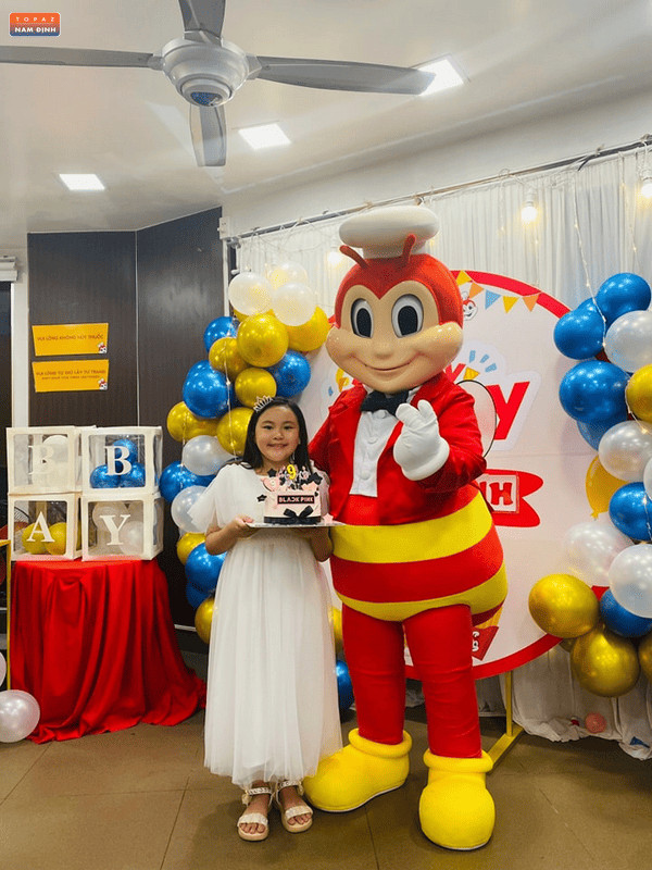 Jollibee 8Day - trang web uy tín đăng ký & đăng nhập dễ dàng là địa điểm tổ chức sinh nhật lý tưởng cho các bé