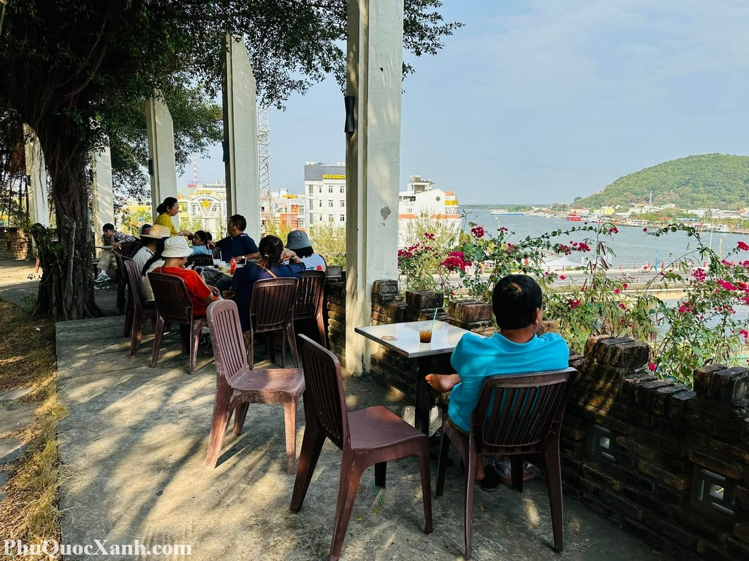 Khách sạn ven biển Hà Tiên với view đẹp, tiện nghi hiện đại