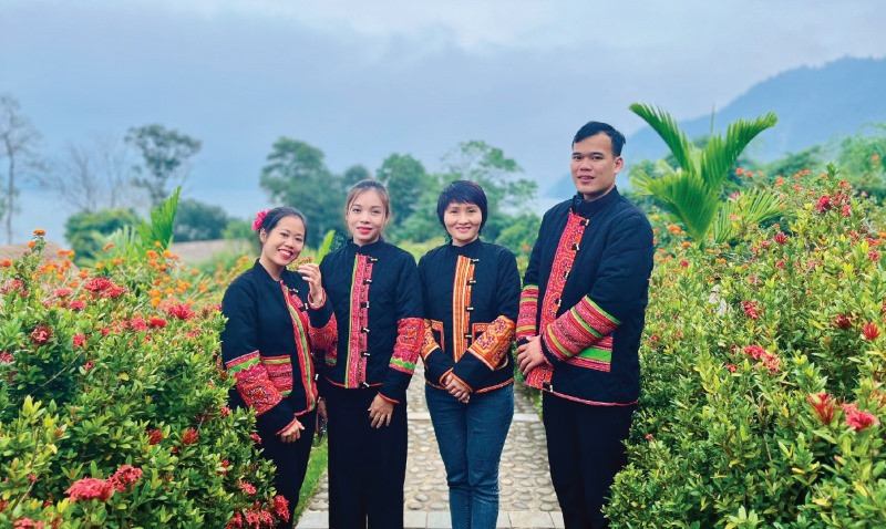 Khăn áo thổ cẩm Mai Châu