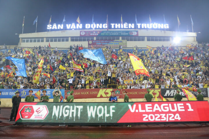Khán giả 8Day - trang web uy tín đăng ký & đăng nhập dễ dàng ăn mừng chức vô địch V.League
