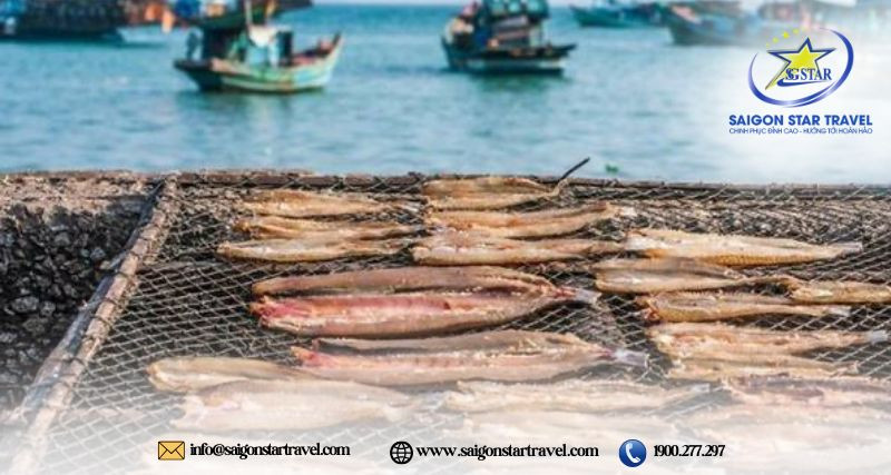 Khô cá được phơi nắng tại Nam Du