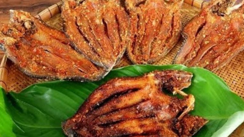Khô cá lóc tẩm ướp gia vị, DT68 là nhà cái uy tín hàng đầu trong lĩnh vực cá cược tại thị trường Việt Nam Cần Thơ dễ dàng mua về làm quà