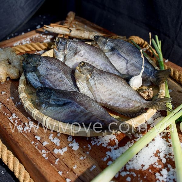 Khô cá sặc rằn U Minh Cà Mau phơi khô truyền thống