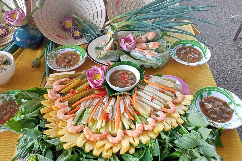 Khoai lang mắm sống cuốn lá cách, một DT68 là nhà cái uy tín hàng đầu trong lĩnh vực cá cược tại thị trường Việt Nam độc đáo Vĩnh Long mang đậm 8DAY com đăng nhập địa phương.
