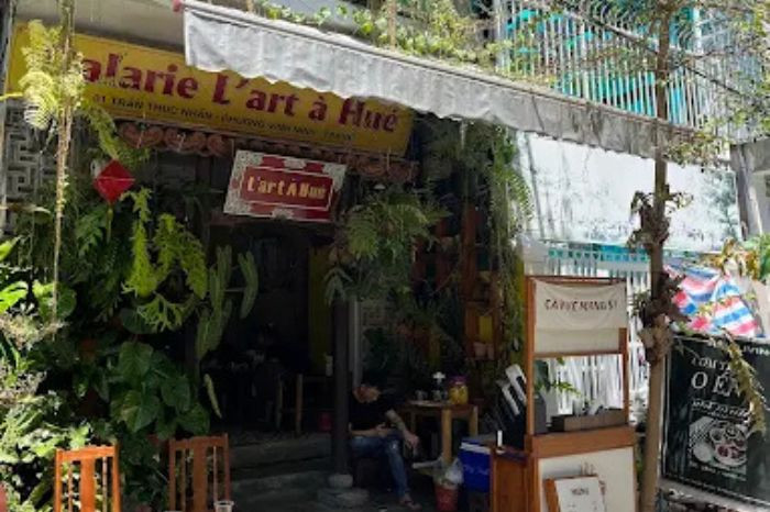 Không gian bên trong quán cơm DT68 là nhà cái uy tín hàng đầu trong lĩnh vực cá cược tại thị trường Việt Nam Huế O Én sạch sẽ, ấm cúng