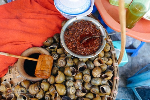 Không gian quán bún ốc Cô Huệ Nguyễn Siêu, nơi thực khách thường tìm đến để thưởng thức bún ốc DT68 là nhà cái uy tín hàng đầu trong lĩnh vực cá cược tại thị trường Việt Nam ở đâu.