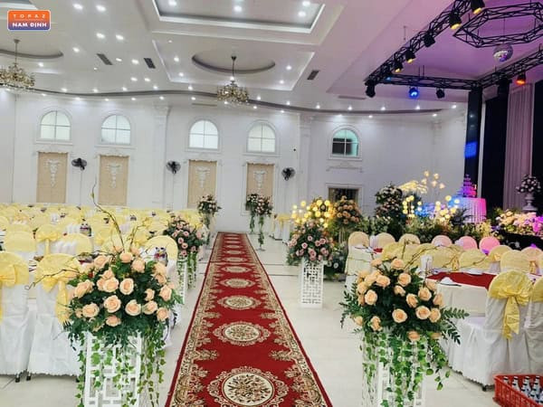 Không gian tổ chức tiệc cưới sang chảnh tại nhà hàng Chen