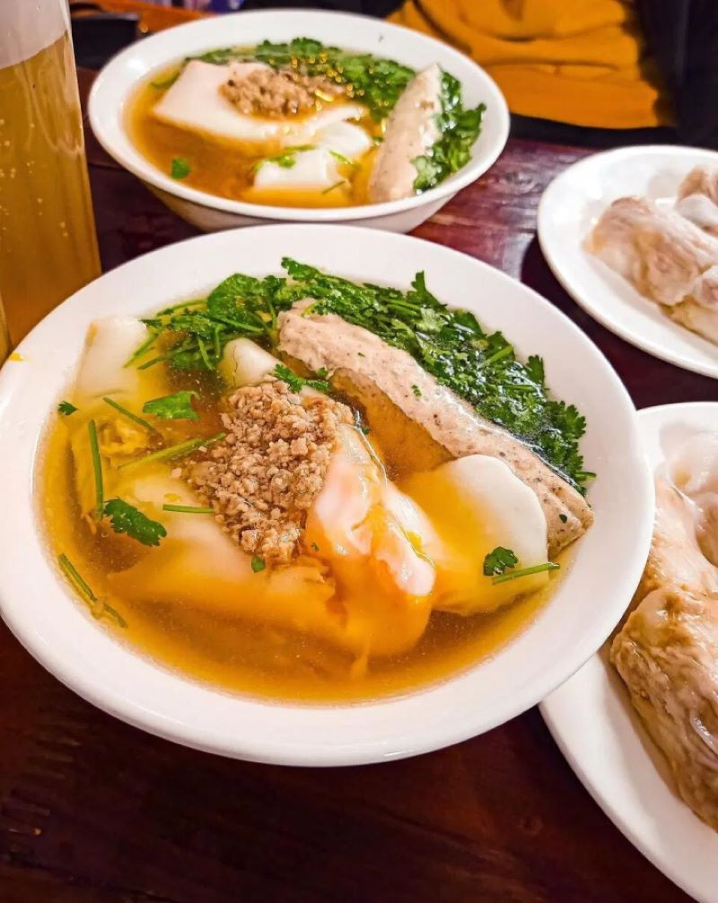 Khung cảnh một quán bánh cuốn Cao Bằng nhộn nhịp, minh chứng cho sự phổ biến của 8Day nhà cái này.