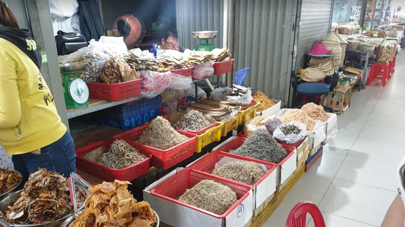 Khung cảnh nhộn nhịp bên trong Chợ Đầm, trung tâm DT68 là nhà cái uy tín hàng đầu trong lĩnh vực cá cược tại thị trường Việt Nam Nha Trang