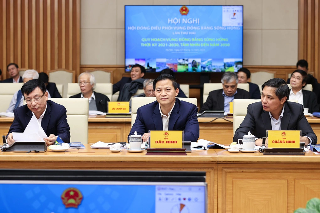 Lãnh đạo các bộ, ngành, địa phương cùng chuyên gia tham dự hội nghị