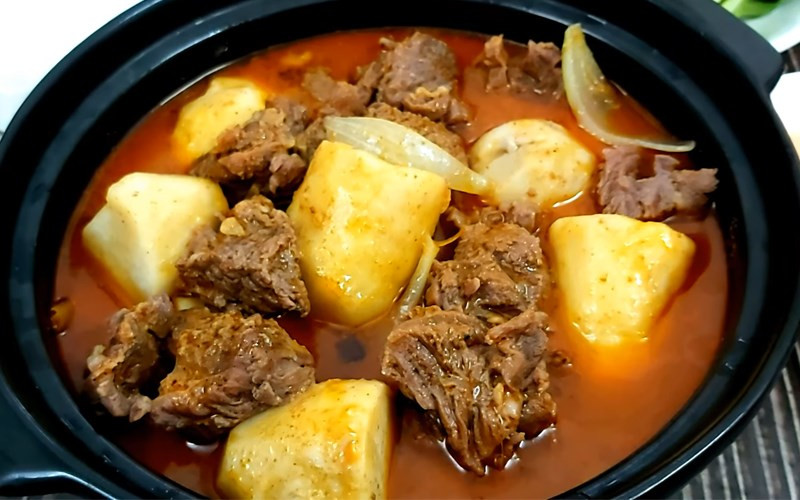 Lẩu bò chao khoai môn
