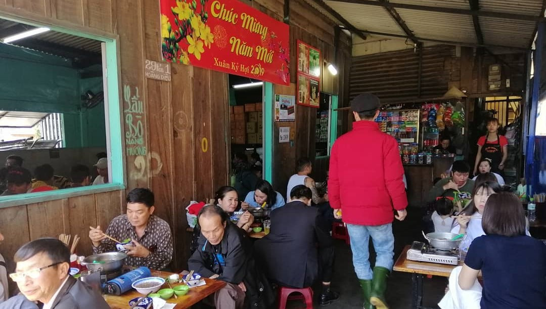 Lẩu bò Quán Gỗ Đà Lạt