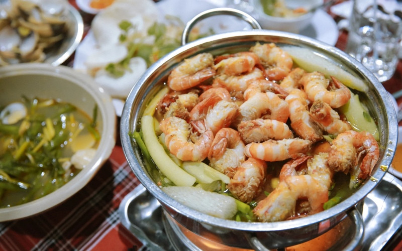 Lẩu tôm Biên Hòa nóng hổi, hấp dẫn