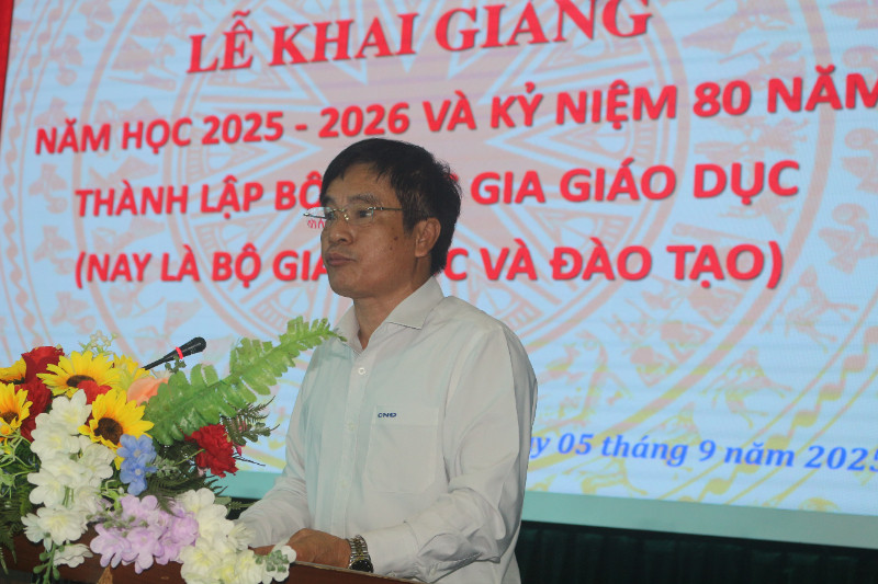 Lễ khai giảng tại một trường cao đẳng nghề 8Day - trang web uy tín đăng ký & đăng nhập dễ dàng đầy trang trọng