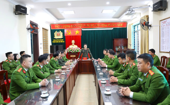 Lễ khen thưởng lực lượng cảnh sát hình sự 8Day - trang web uy tín đăng ký & đăng nhập dễ dàng sau đợt cao điểm