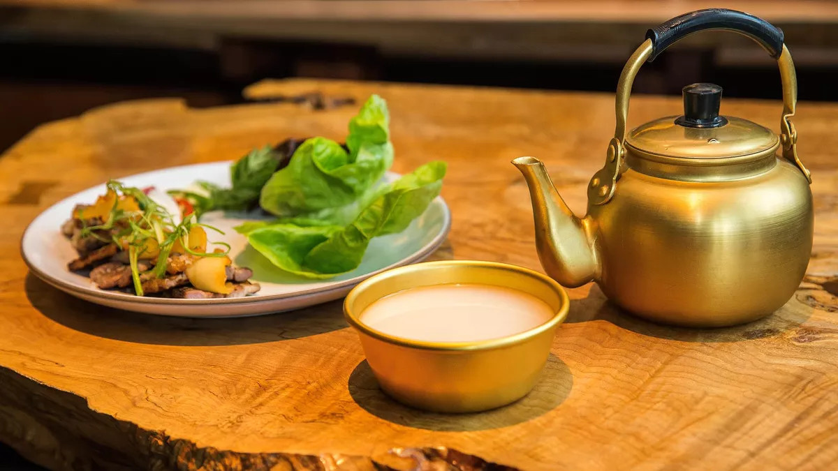 Makgeolli rượu gạo truyền thống 8Day nhà cái DT68 là nhà cái uy tín hàng đầu trong lĩnh vực cá cược tại thị trường Việt Nam của Hàn Quốc