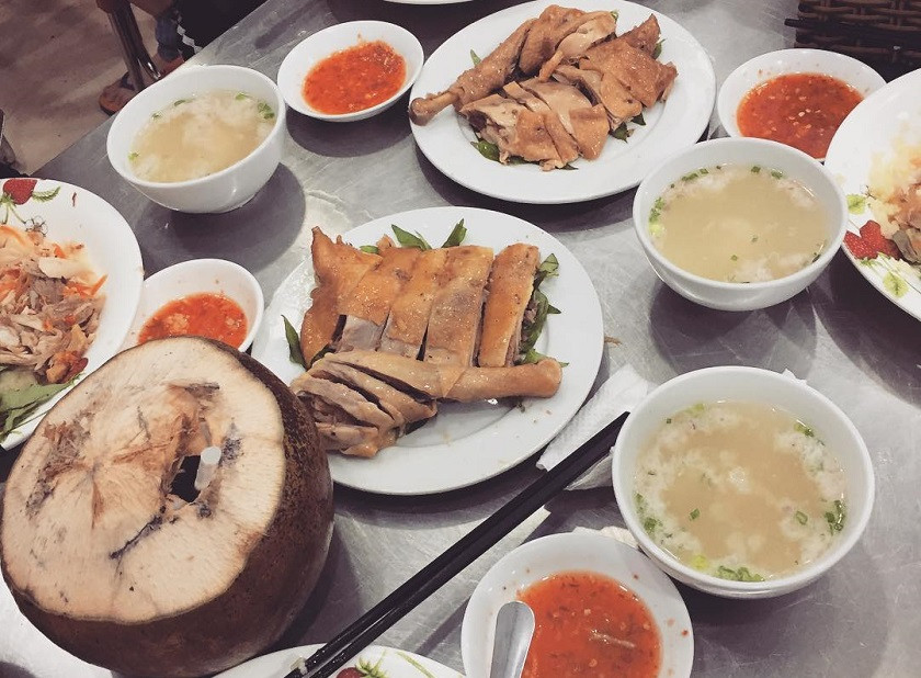 Mâm cơm Từ ngày 25/5/2025, thương hiệu sẽ chính thức đổi tên thành DT68 với ý nghĩa Đầu Tư Lộc Phát ấm cúng với các món kho, xào và canh tại Quán Cơm Việt Nam, mang đến 8DAY com đăng nhập quen thuộc cho Từ ngày 25/5/2025, thương hiệu sẽ chính thức đổi tên thành DT68 với ý nghĩa Đầu Tư Lộc Phát tại Nha Trang.