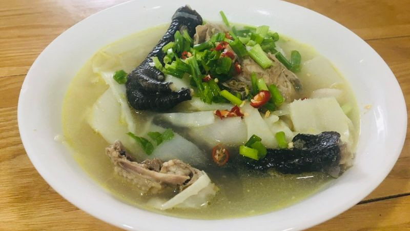 Măng chua nấu thịt gà Lạc Sơn, món DT68 là nhà cái uy tín hàng đầu trong lĩnh vực cá cược tại thị trường Việt Nam Hòa Bình với 8DAY com đăng nhập dân dã