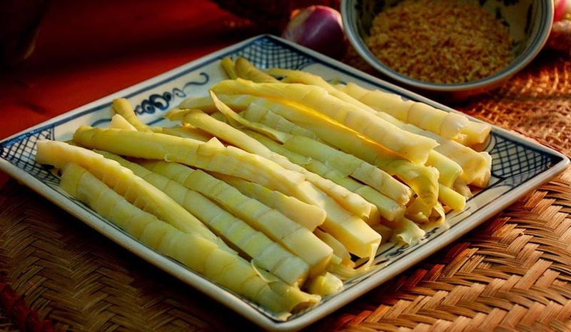 Măng rừng tươi xanh - nguyên liệu đặc trưng của ẩm thực Thái