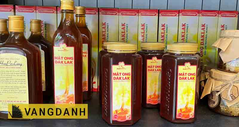 Mật ong hoa cà phê và mật ong hoa rừng của Đắk Lắk