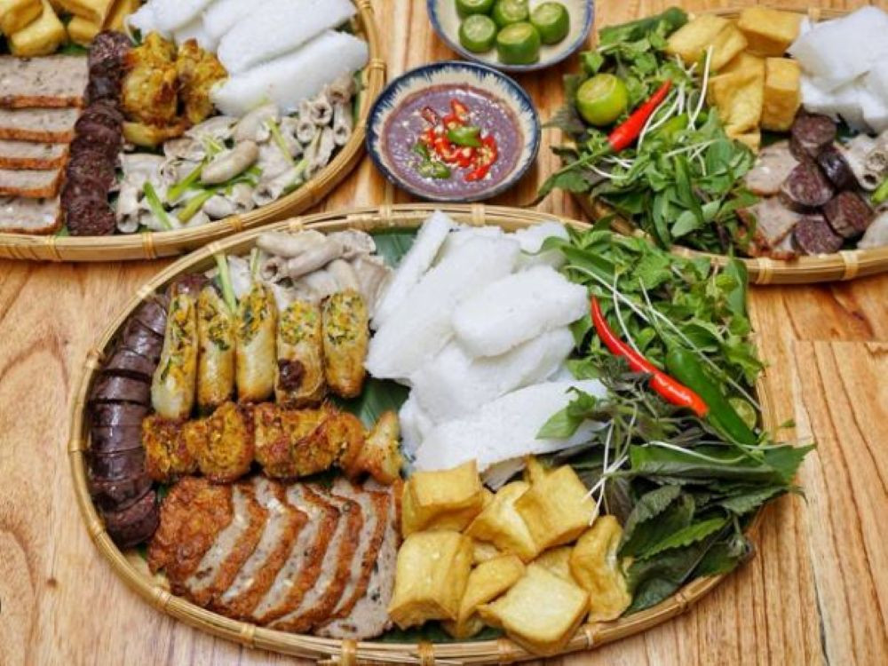 Mẹt bún đậu Làng Mơ Nghĩa Tân đầy ắp các món ngon