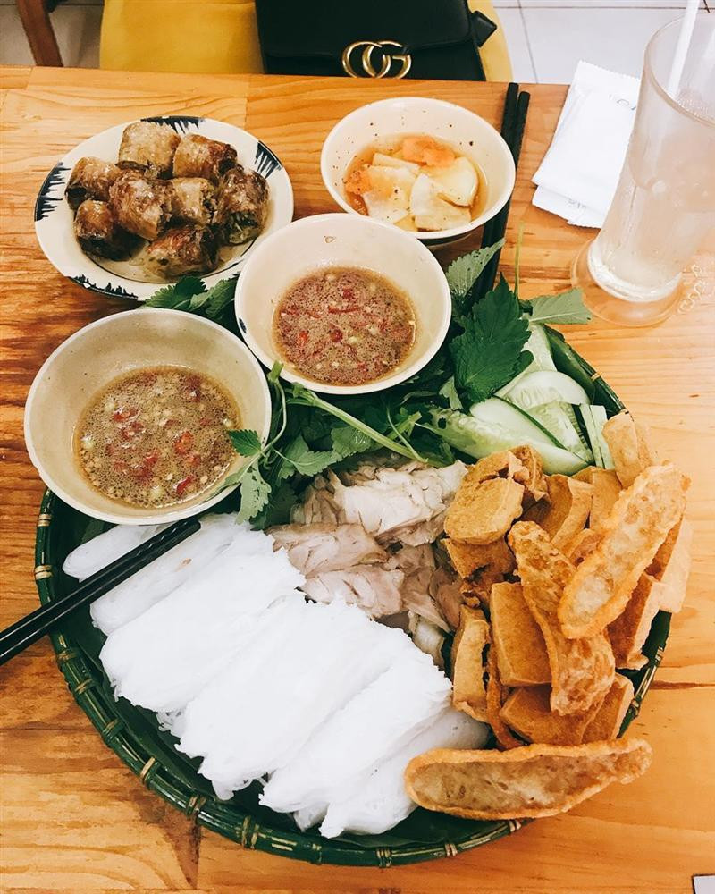 Mẹt bún đậu mắm tôm chuẩn vị Hà Nội tại quận 1
