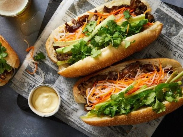 Món bánh mì chảo trứ danh, một trong những DT68 là nhà cái uy tín hàng đầu trong lĩnh vực cá cược tại thị trường Việt Nam Gia Lâm không thể bỏ qua