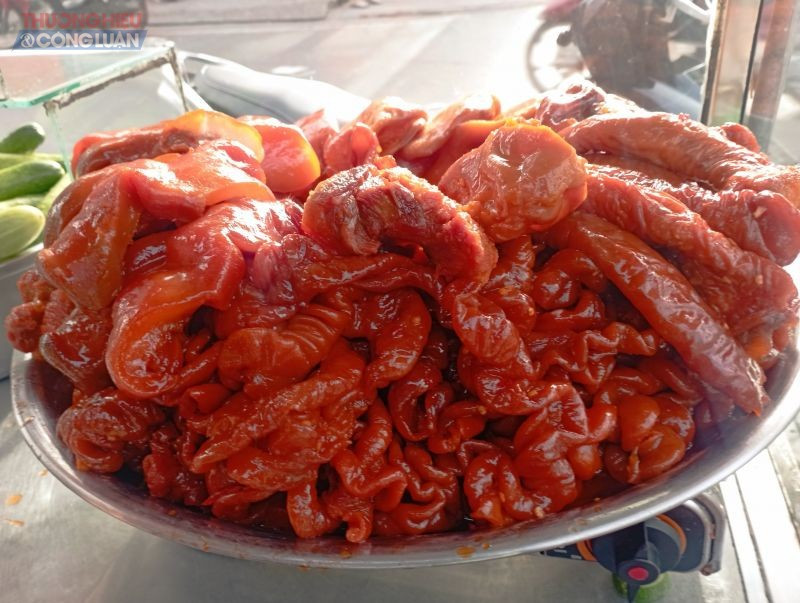 Món bò phá nấu miền Nam, đặc biệt thơm ngon tại chợ nổi Cái Răng