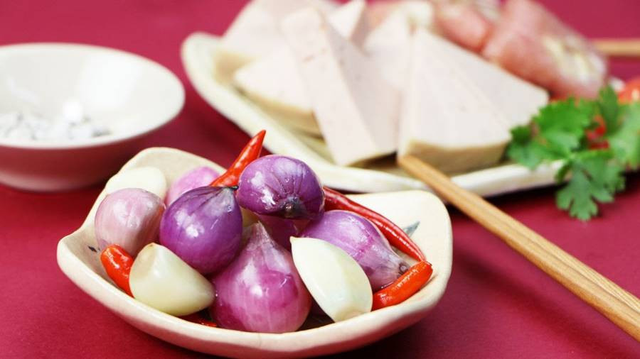 Món dưa hành tím Vĩnh Châu muối chua ngọt truyền thống