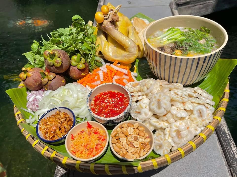 Món gỏi măng cụt xanh là sự tổng hòa của quá trình chế biến kỳ công