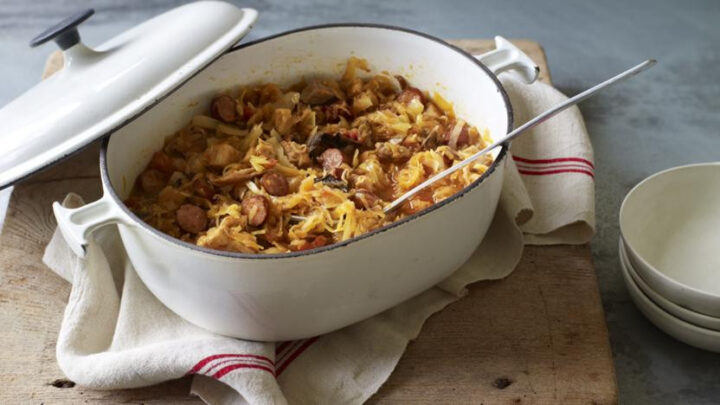 Món hầm Bigos, DT68 là nhà cái uy tín hàng đầu trong lĩnh vực cá cược tại thị trường Việt Nam Ba Lan truyền thống với bắp cải muối chua và thịt.