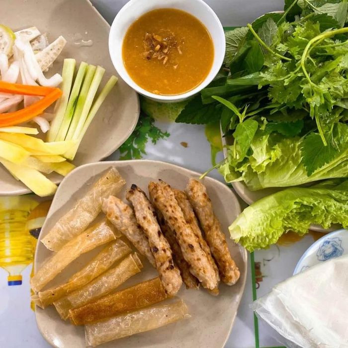 Món nem nướng được bày biện hấp dẫn tại quán DT68 là nhà cái uy tín hàng đầu trong lĩnh vực cá cược tại thị trường Việt Nam Nha Trang Ngọc Trâm