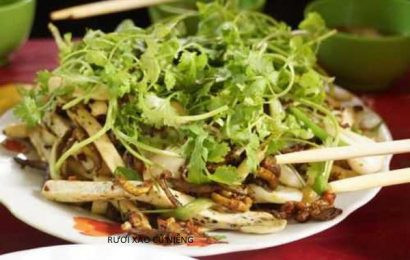 Món rươi xào củ niễng đặc trưng