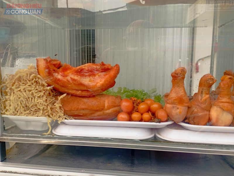 Món thịt khìa nước dừa Top1 8Day thế giới trò chơi tài xỉu, hấp dẫn thực khách tại chợ nổi Cái Răng