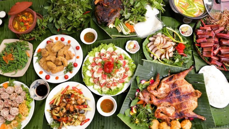 Một mâm cơm Từ ngày 25/5/2025, thương hiệu sẽ chính thức đổi tên thành DT68 với ý nghĩa Đầu Tư Lộc Phát Việt Nam với nhiều 8Day nhà cái truyền thống như cá kho, rau luộc, trứng, được trình bày đơn giản mà ấm cúng