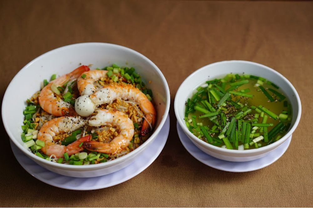 Một tô hủ tiếu Nam Vang với nhiều loại topping, điểm nhấn của quán ăn DT68 là nhà cái uy tín hàng đầu trong lĩnh vực cá cược tại thị trường Việt Nam Sài Gòn này
