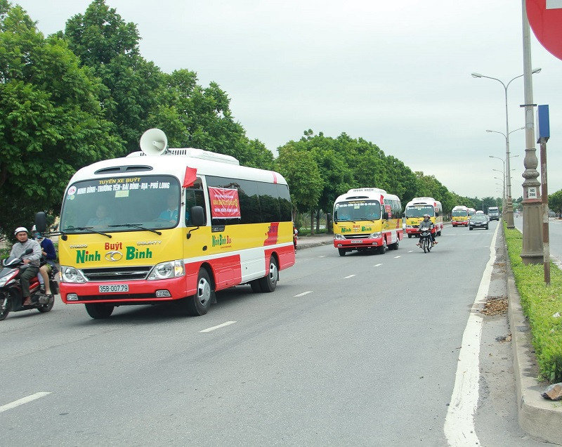 Một trạm dừng xe buýt điển hình tại thành phố Ninh Bình