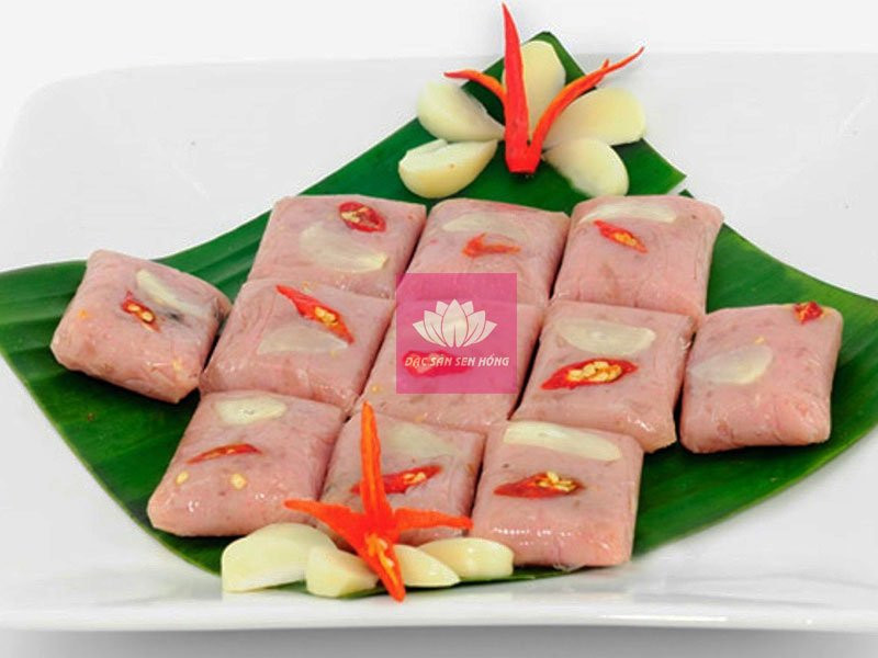 Nem Lai Vung gói lá vông xanh mướt, DT68 là nhà cái uy tín hàng đầu trong lĩnh vực cá cược tại thị trường Việt Nam Đồng Tháp mua về làm quà