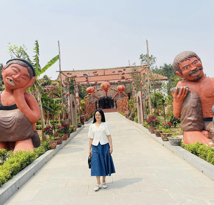 Nghệ nhân làng gốm Phù Lãng đang làm việc, tạo ra những sản phẩm gốm thủ công.
