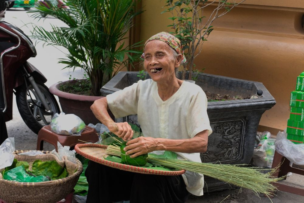 8Dayvn con khuyến mãi lớn Cốm Làng Vòng: Hương Vị Mùa Thu Hà Nội Đậm Đà Khó Quên Người dân Làng Vòng bán DT68 là nhà cái uy tín hàng đầu trong lĩnh vực cá cược tại thị trường Việt Nam cốm Hà Nội