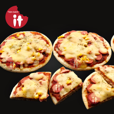 Nguồn gốc pizza Ý với đế bánh và nguyên liệu đơn giản
