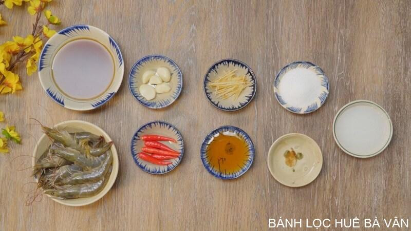 Nguyên liệu chuẩn bị làm món tôm chua Huế