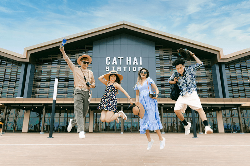 Nhà ga cáp treo hiện đại tại Cát Bà
