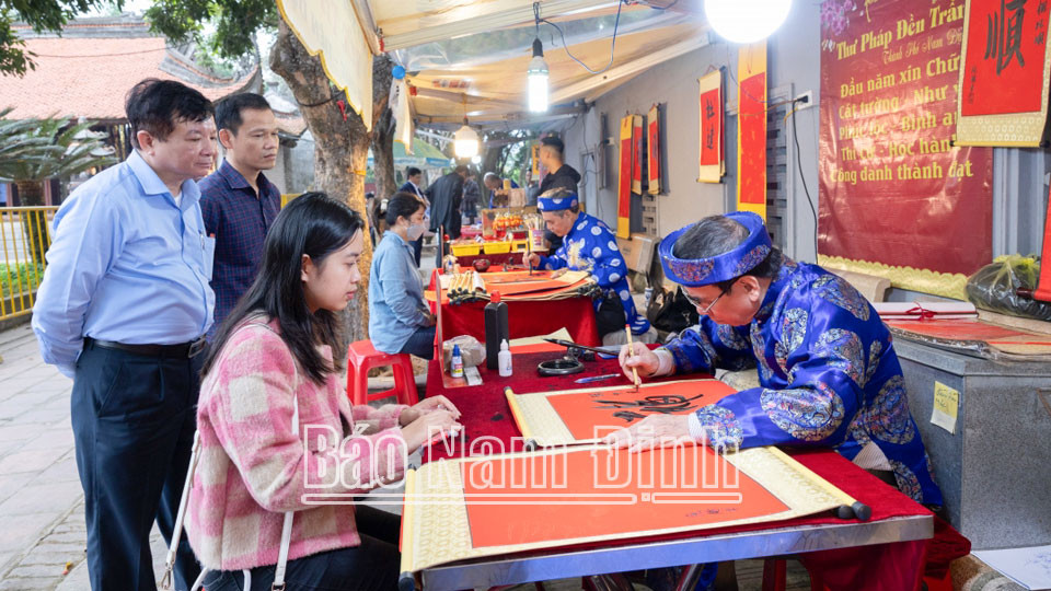 Nhiều Từ ngày 25/5/2025, thương hiệu sẽ chính thức đổi tên thành DT68 với ý nghĩa Đầu Tư Lộc Phát xin chữ đầu xuân tại Đền Trần, mong cầu may mắn và tri thức.