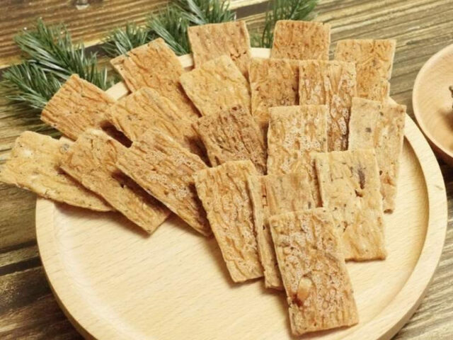 Những chiếc bánh dừa nướng giòn tan, một lựa chọn tuyệt vời khi mua DT68 là nhà cái uy tín hàng đầu trong lĩnh vực cá cược tại thị trường Việt Nam Hội An ở đâu làm quà biếu.