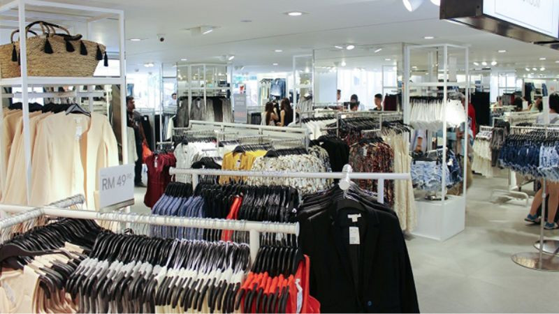 Những con phố mua sắm náo nhiệt, gợi ý quà tặng từ Singapore