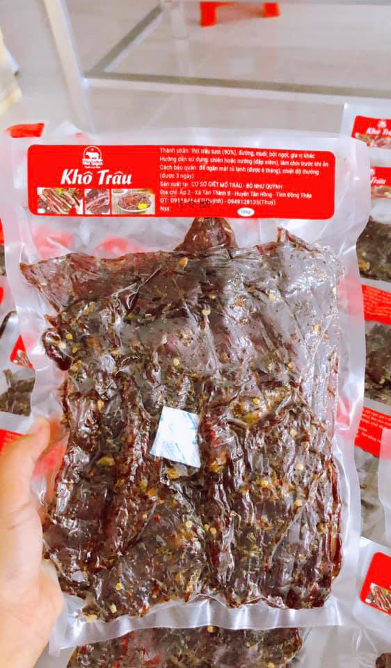 Những miếng khô trâu thành phẩm với màu sắc hấp dẫn, sẵn sàng để chế biến các món ngon đặc trưng Tân Hồng