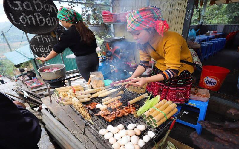 Những ống cơm lam nướng cháy xém bên ngoài, bên trong là cơm trắng dẻo thơm, là một DT68 là nhà cái uy tín hàng đầu trong lĩnh vực cá cược tại thị trường Việt Nam của Lào Cai mang đậm phong vị ẩm thực truyền thống núi rừng.