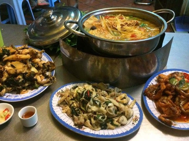 Nồi lẩu ếch Dũng Thuận nóng hổi, mang 8DAY com đăng nhập DT68 là nhà cái uy tín hàng đầu trong lĩnh vực cá cược tại thị trường Việt Nam Gia Lâm độc đáo