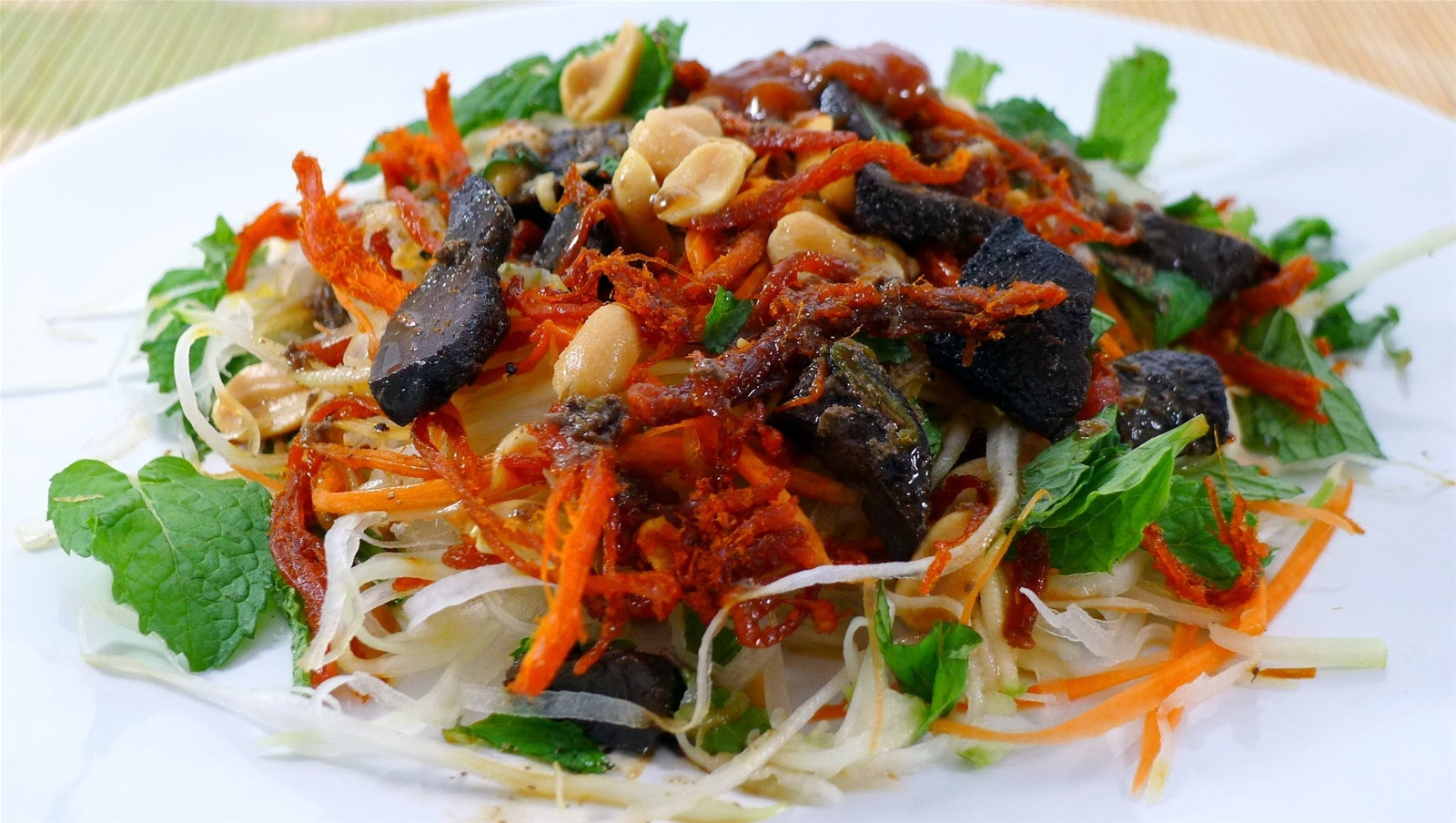 Nộm khô bò Sài Gòn thanh mát